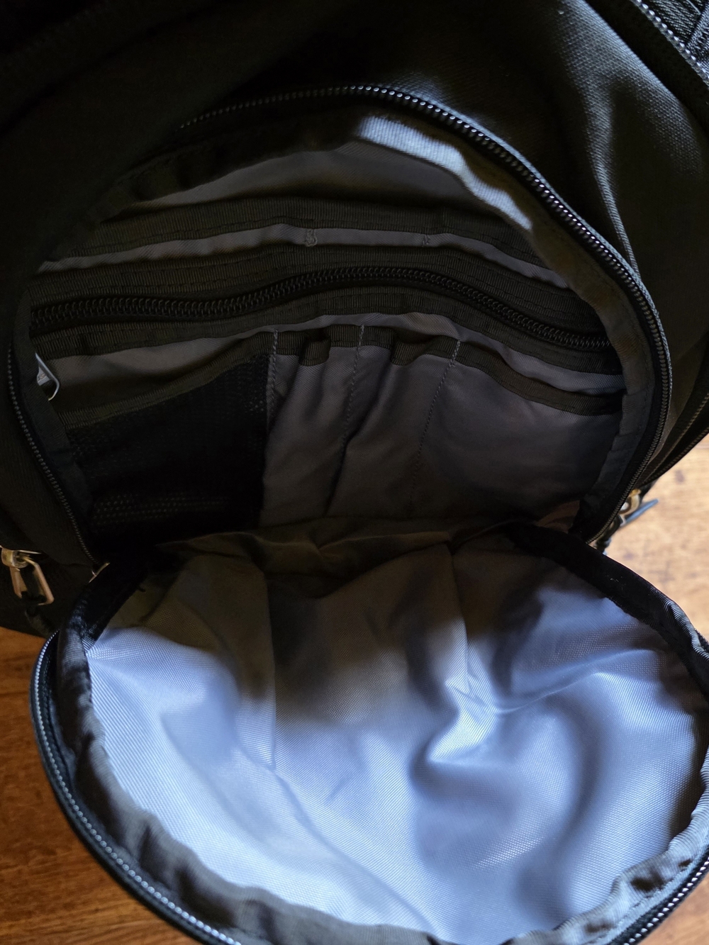 The North Face U Jester Everyday Backpack - PEGRN/BLK - Picture 10 of 11